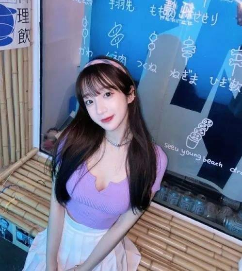 最新吃瓜女主网红,从吃瓜到爆红，她如何成为新一代网络红人？